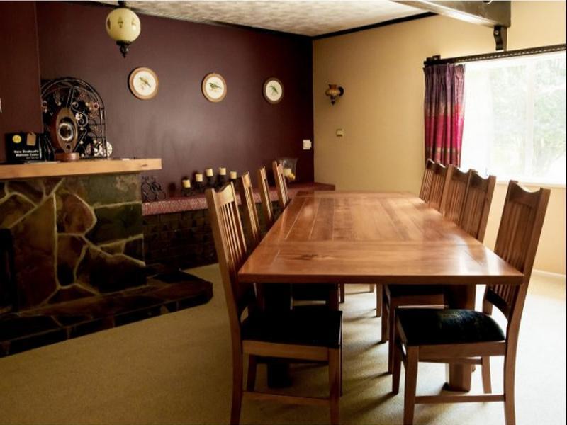 Redwood Lodge Bed And Breakfast Otorohanga Exterior photo